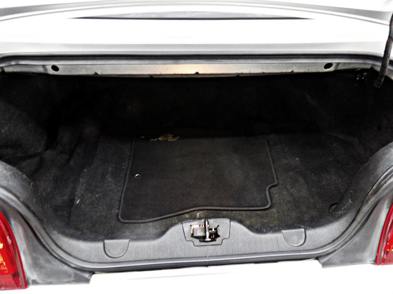 Used 2010 Ford Mustang Premium image 17