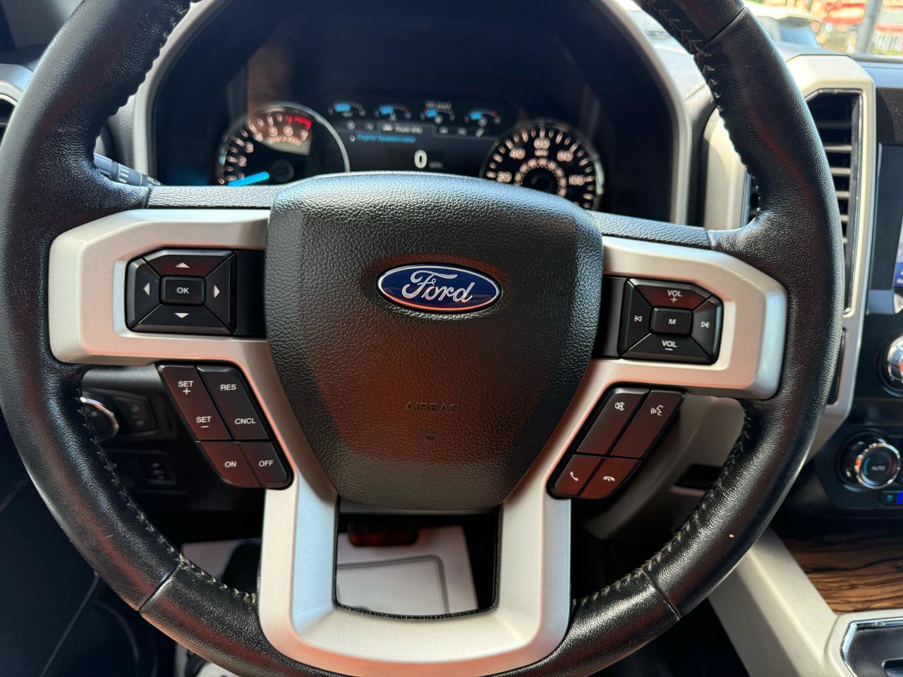 Used 2019 Ford F150 Lariat AWD/4WD image 21