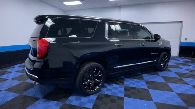 Used 2023 GMC Yukon XL Denali AWD/4WD image 8
