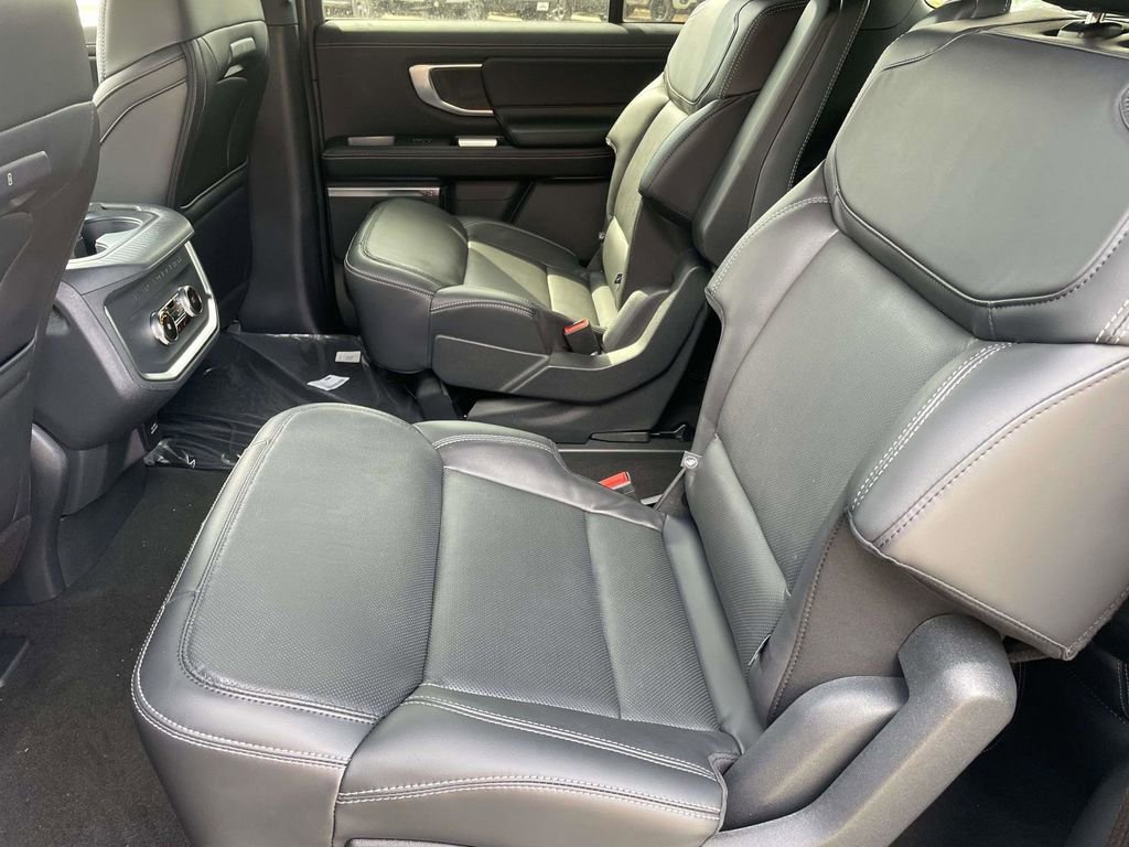 New 2025 Ford Expedition Max Platinum w/ Stealth Appearance Package image 11