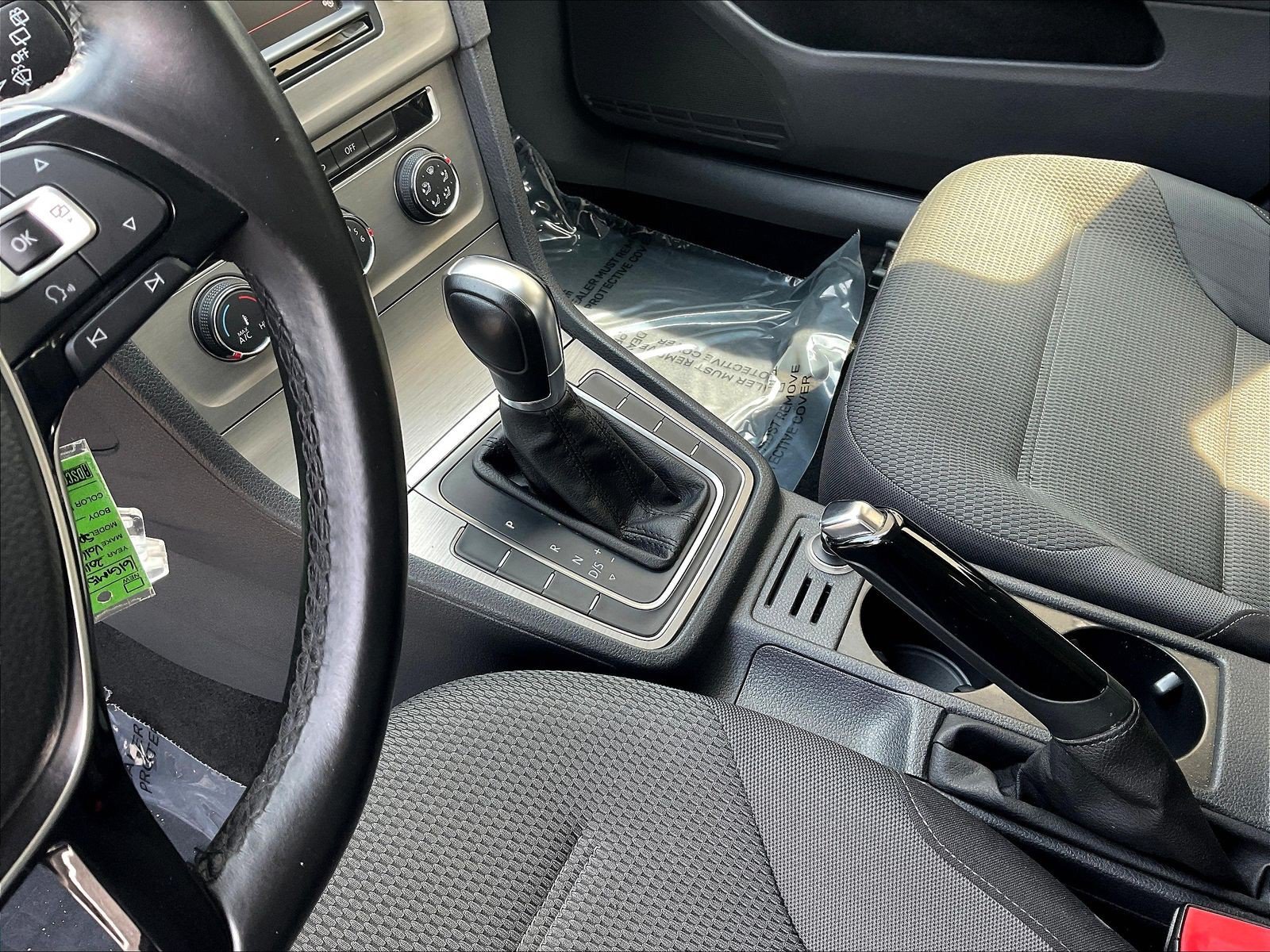 Used 2016 Volkswagen Golf S FWD image 18