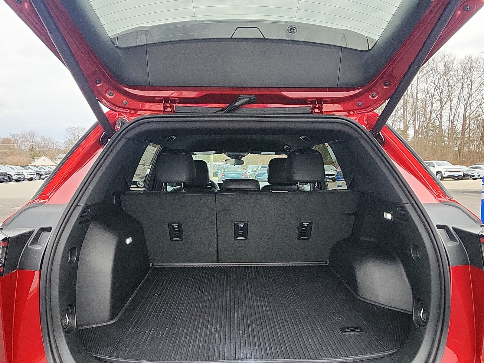 New 2026 Chevrolet Equinox RS w/ LPO, Floor Liner Package FWD image 25