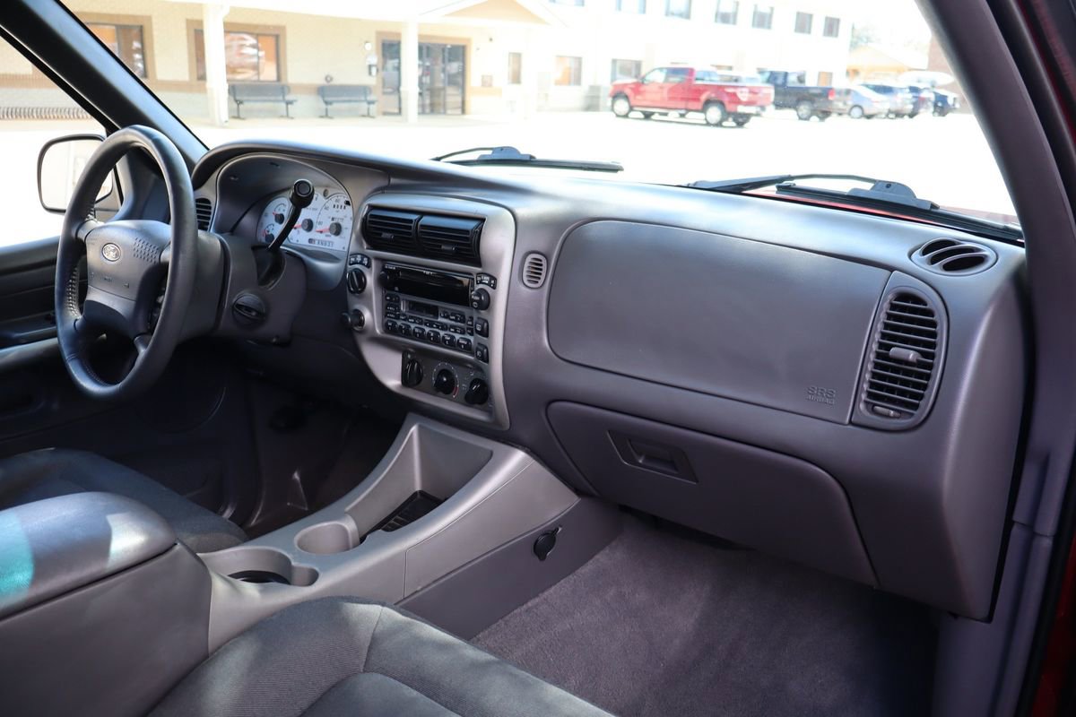 Used 2001 Ford Explorer Sport image 17