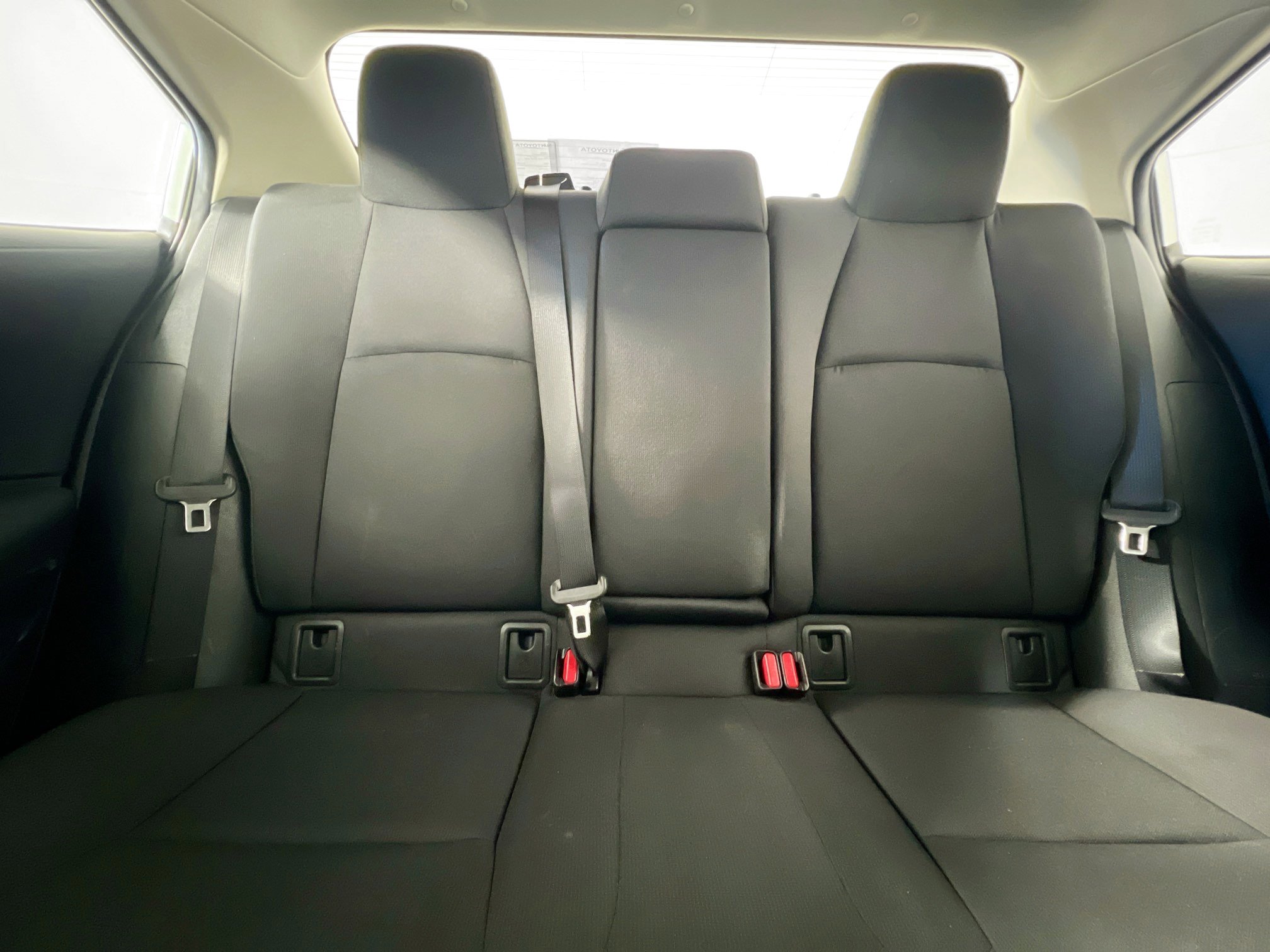 Used 2021 Toyota Corolla LE image 32