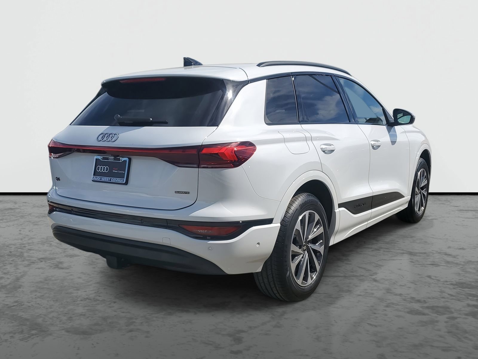 New 2025 Audi Q6 e-tron Premium AWD/4WD image 4