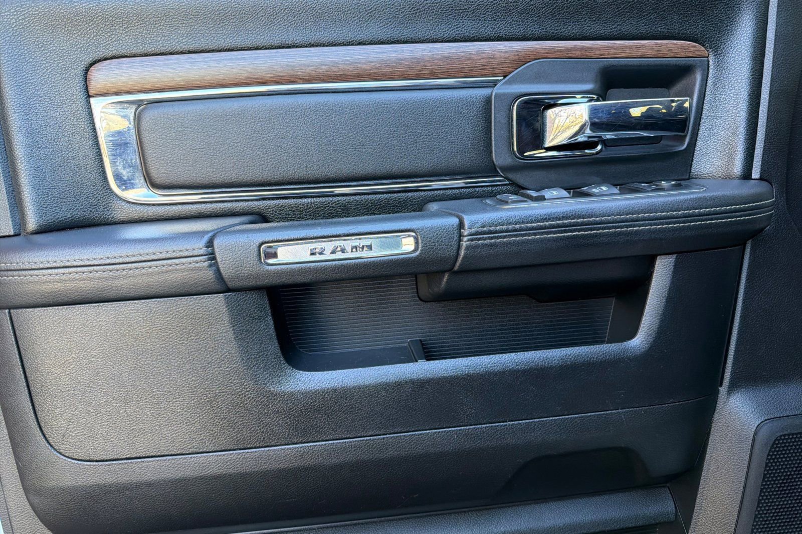 Used 2016 RAM 2500 Laramie image 11