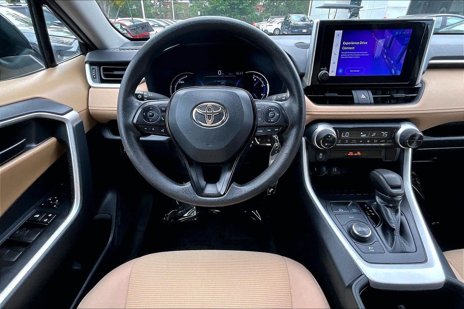 Used 2023 Toyota RAV4 LE AWD/4WD image 5