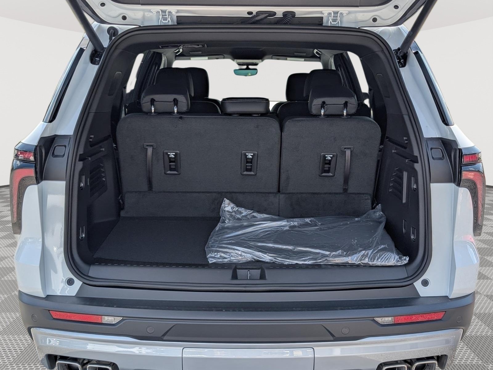 New 2027 Chevrolet Traverse LT w/ Driver Confidence Package FWD image 10