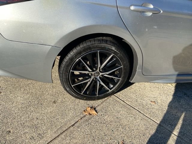 Used 2022 Toyota Camry SE image 12