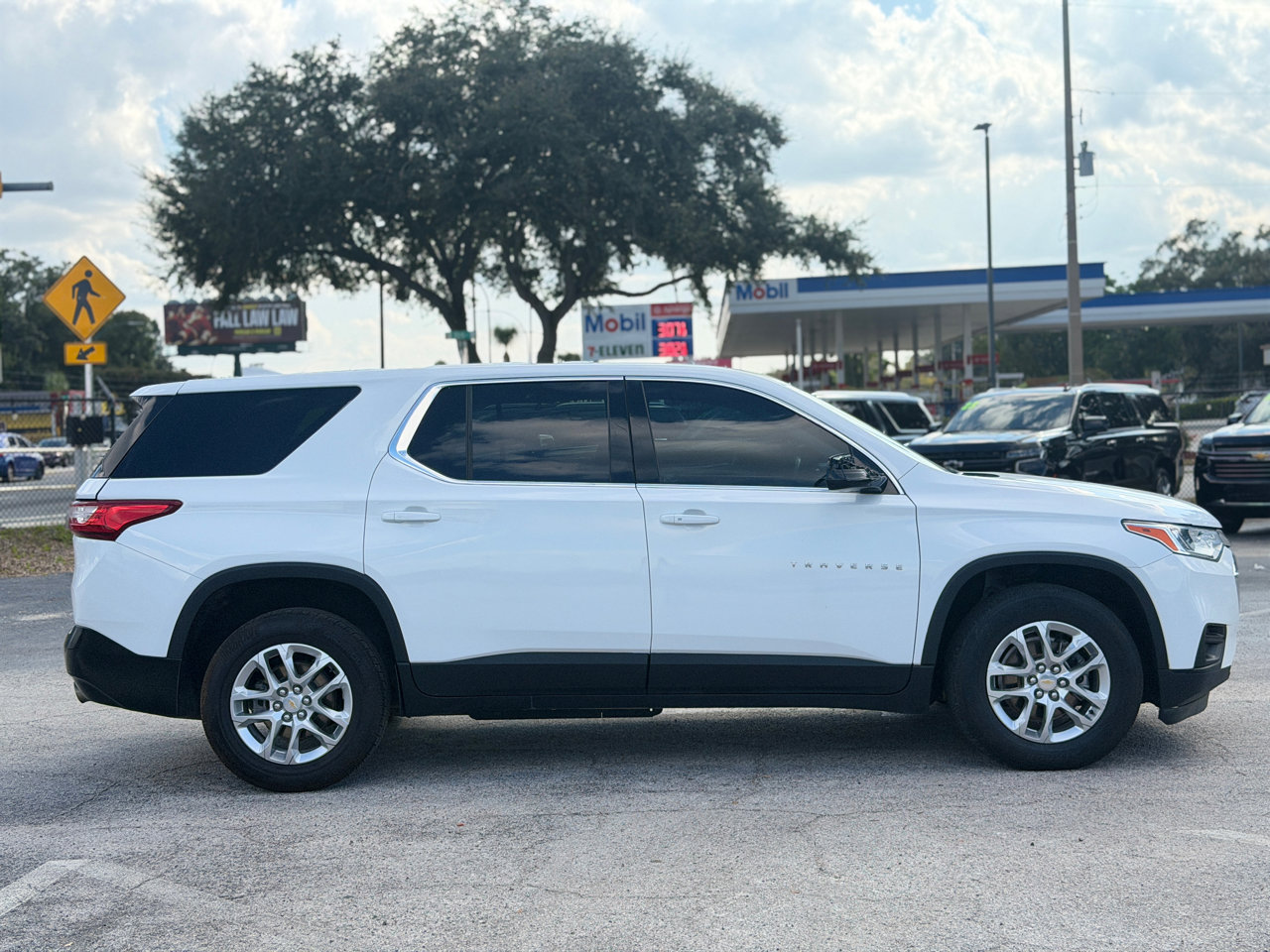 Used 2020 Chevrolet Traverse LS image 6