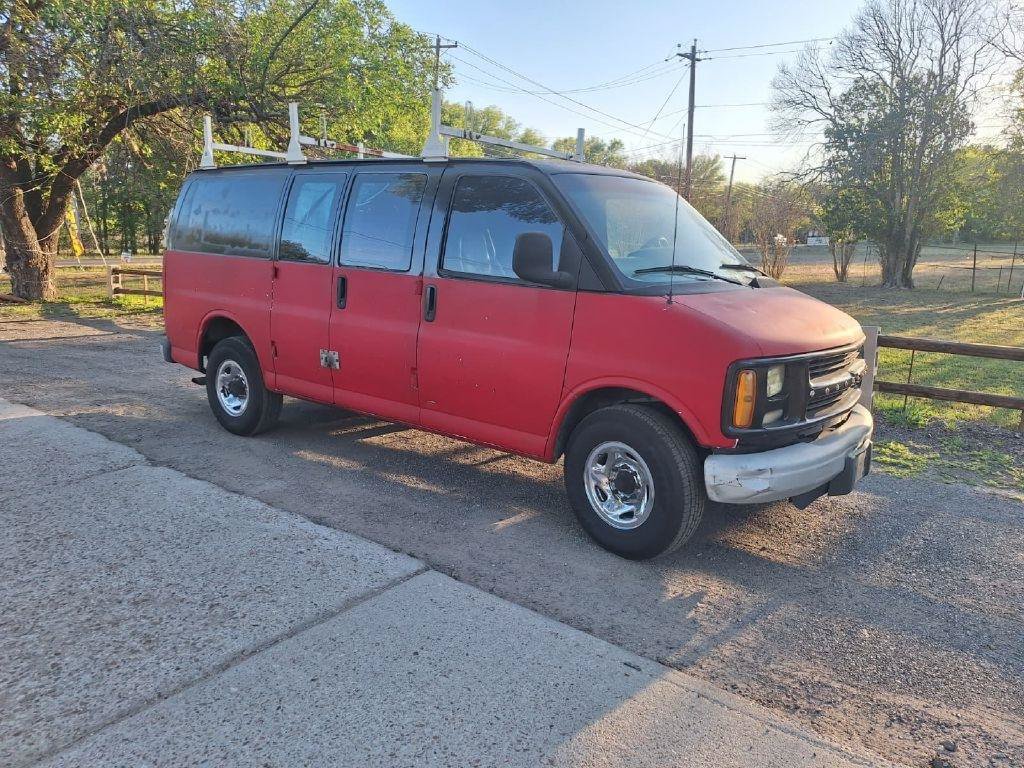 Used 2002 Chevrolet Express 3500 RWD image 4