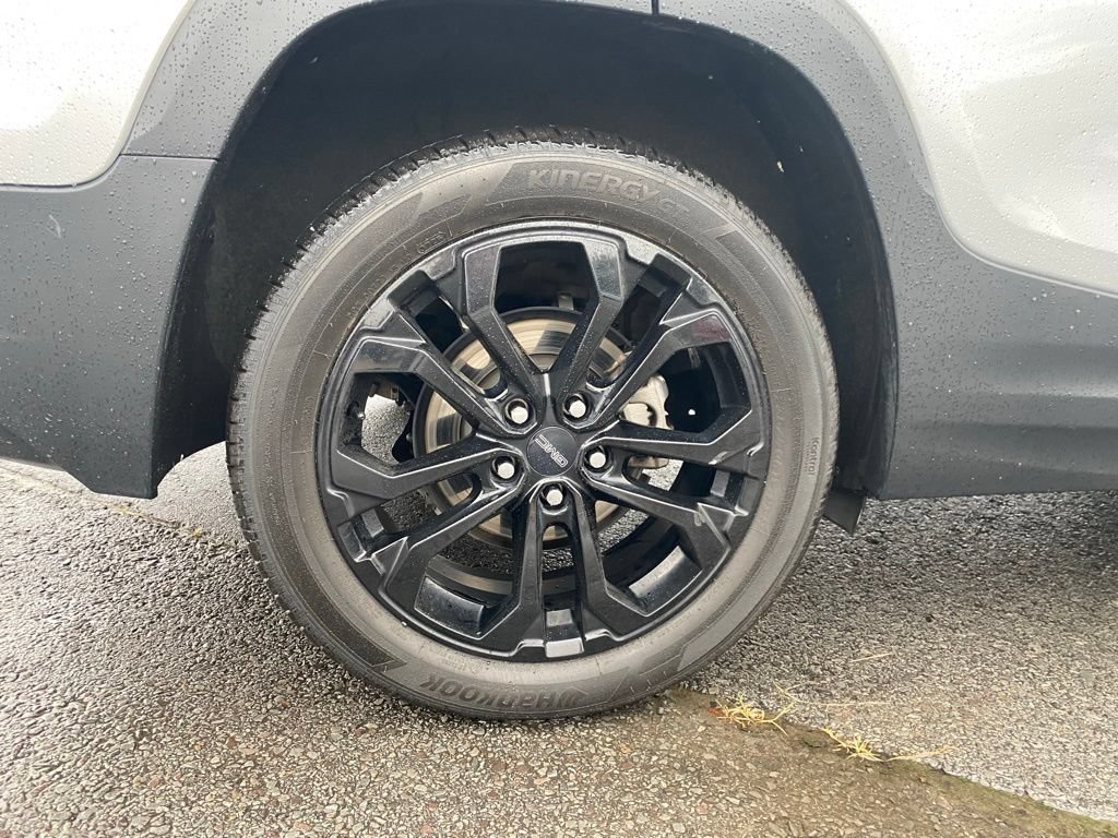 Used 2020 GMC Terrain SLE w/ Driver Convenience Package FWD image 9