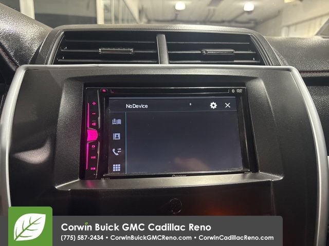 Used 2015 Toyota Camry SE w/ Moonroof Package FWD image 25