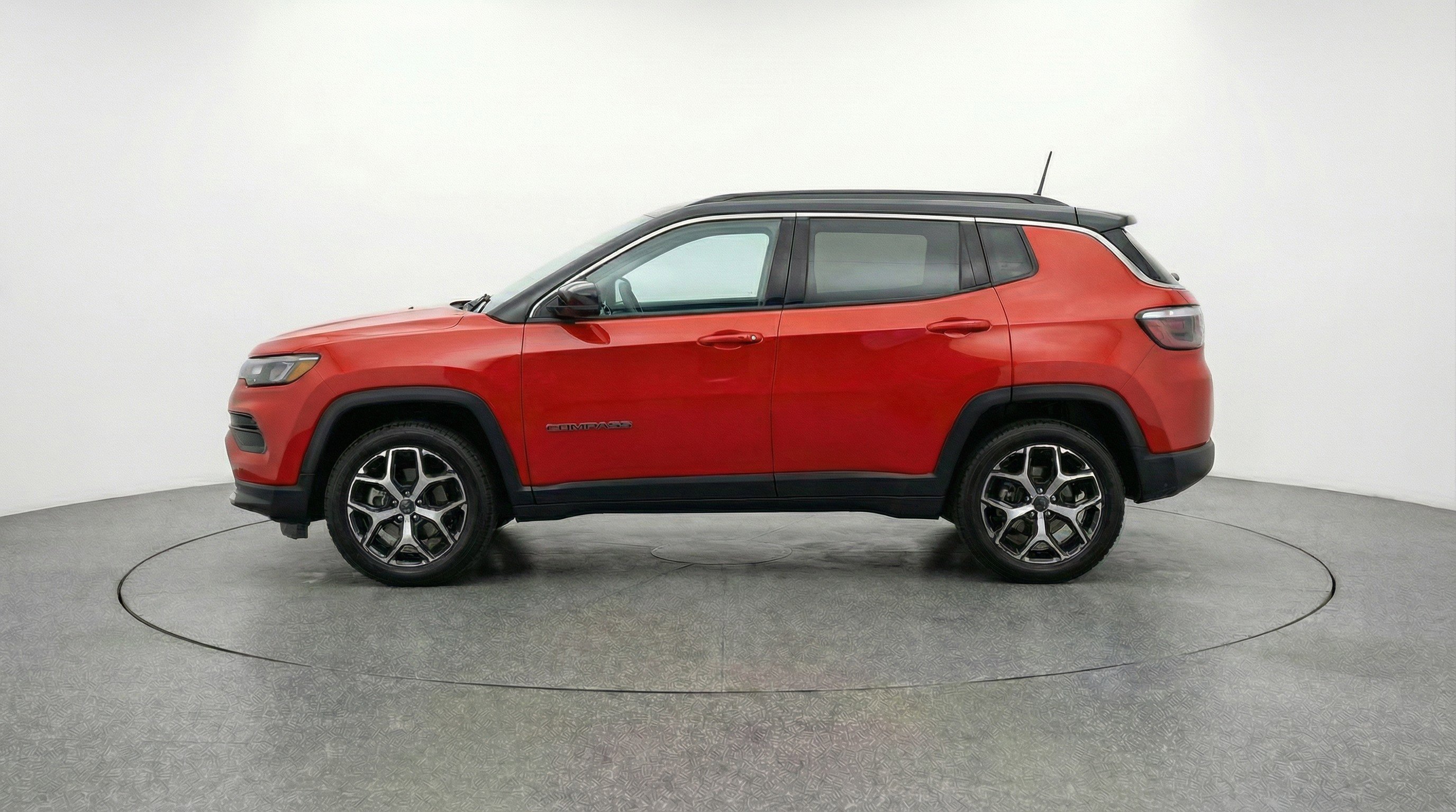 Used 2025 Jeep Compass Limited image 5