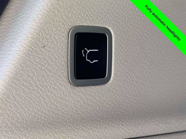Used 2023 Chrysler Pacifica Touring-L FWD image 37