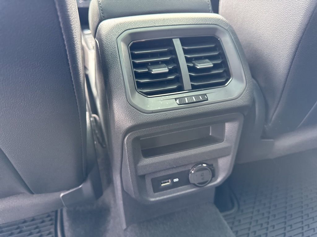 Used 2020 Volkswagen Tiguan SEL image 17