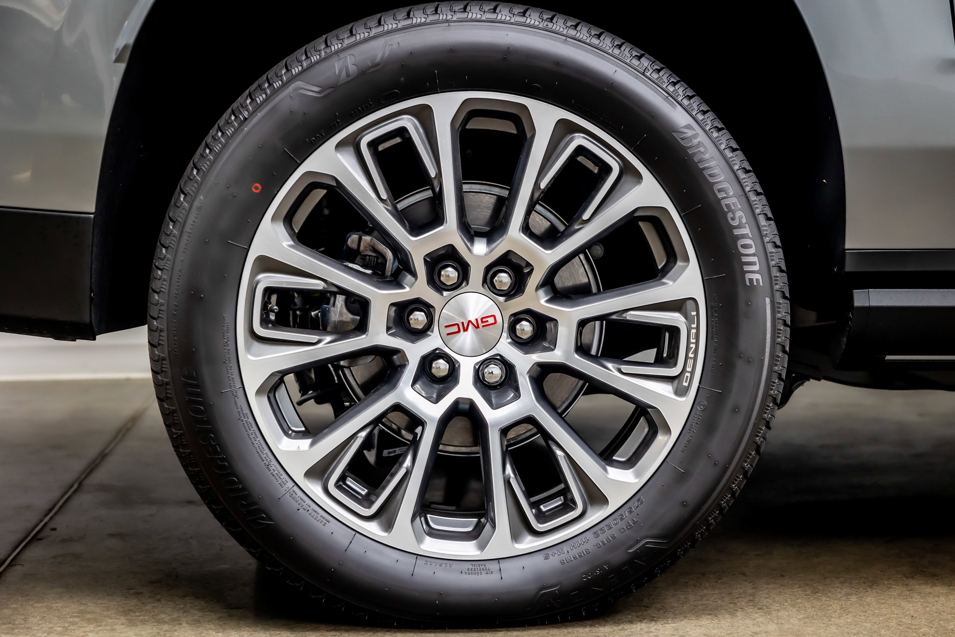 Used 2026 GMC Yukon XL Denali w/ Sun & Power Step Package image 38