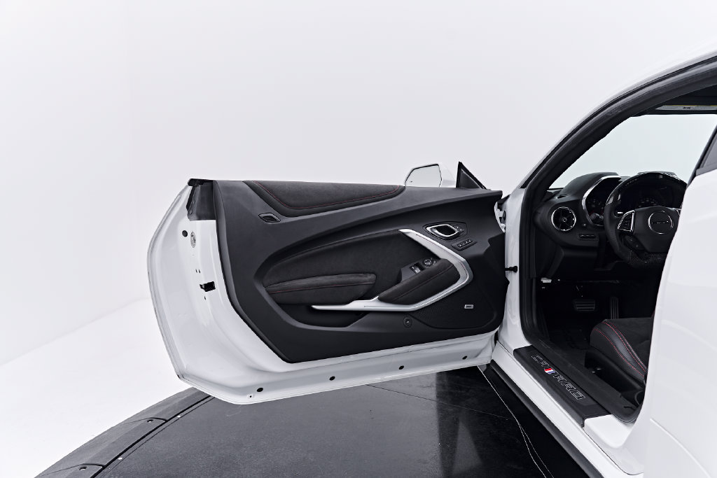 Used 2021 Chevrolet Camaro ZL1 RWD image 38