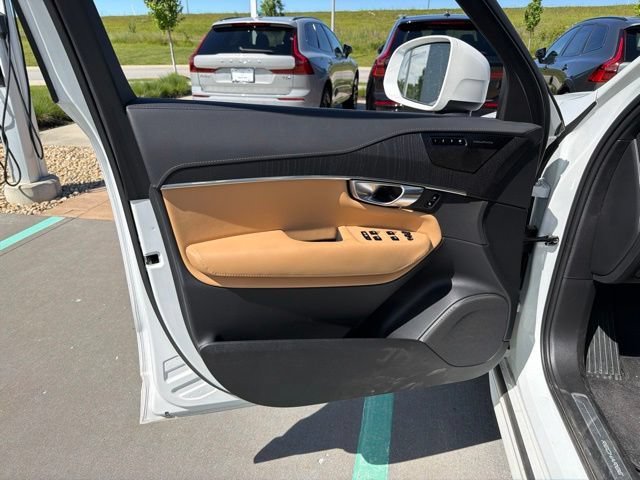 Used 2024 Volvo XC90 T8 Ultimate w/ Protection Package Premier AWD/4WD image 10