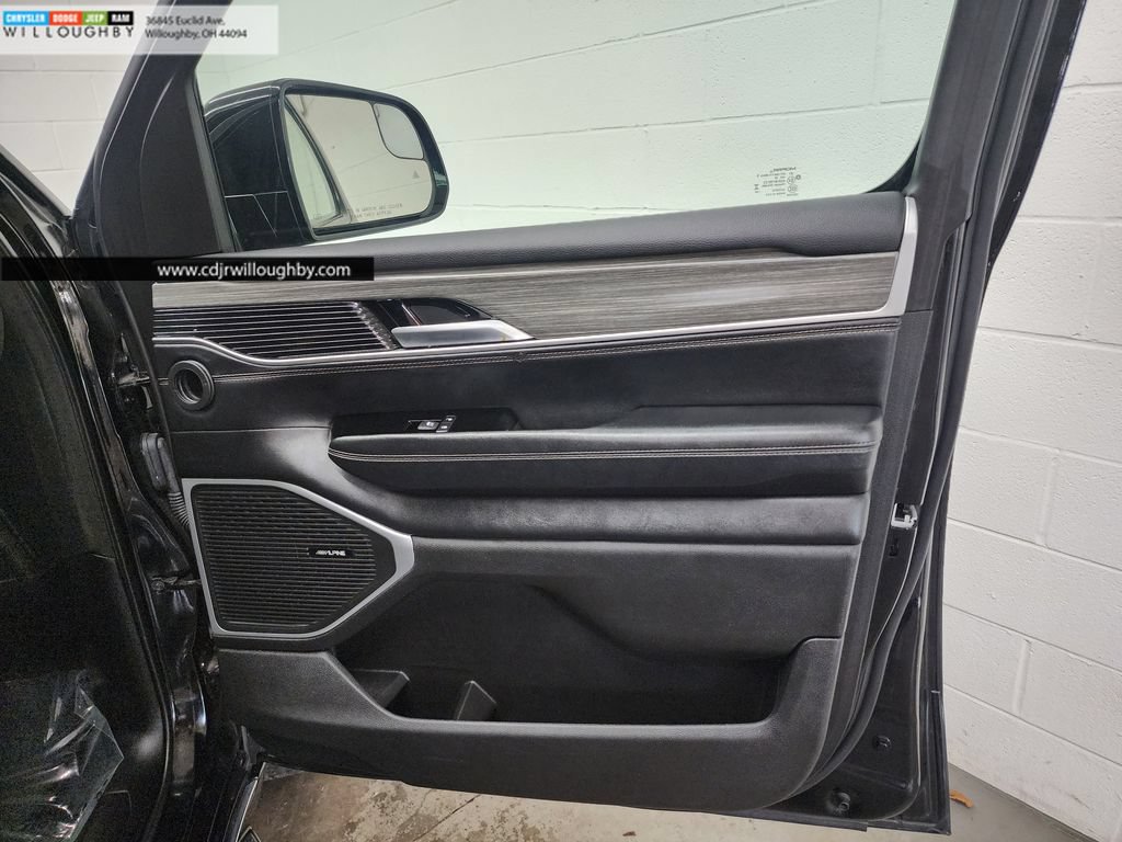 Used 2024 Jeep Wagoneer Series II AWD/4WD image 32