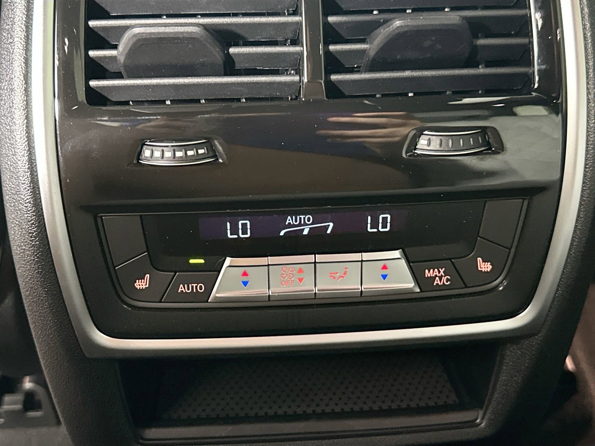 New 2026 BMW X5 M60i image 26