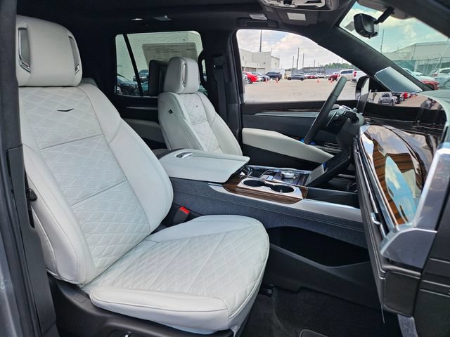 New 2026 Cadillac Escalade Platinum Sport w/ LPO, ONYX Package AWD/4WD image 20