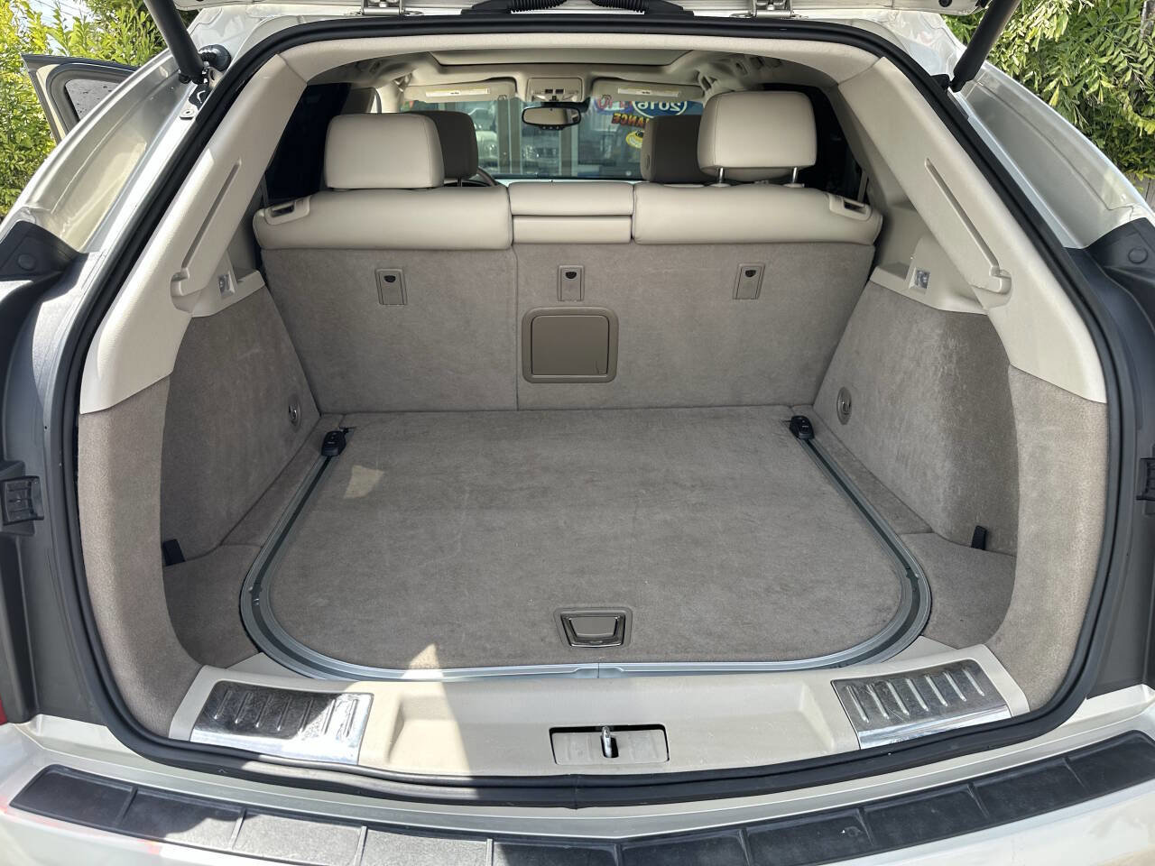 Used 2016 Cadillac SRX Luxury w/ Driver Awareness Package image 8