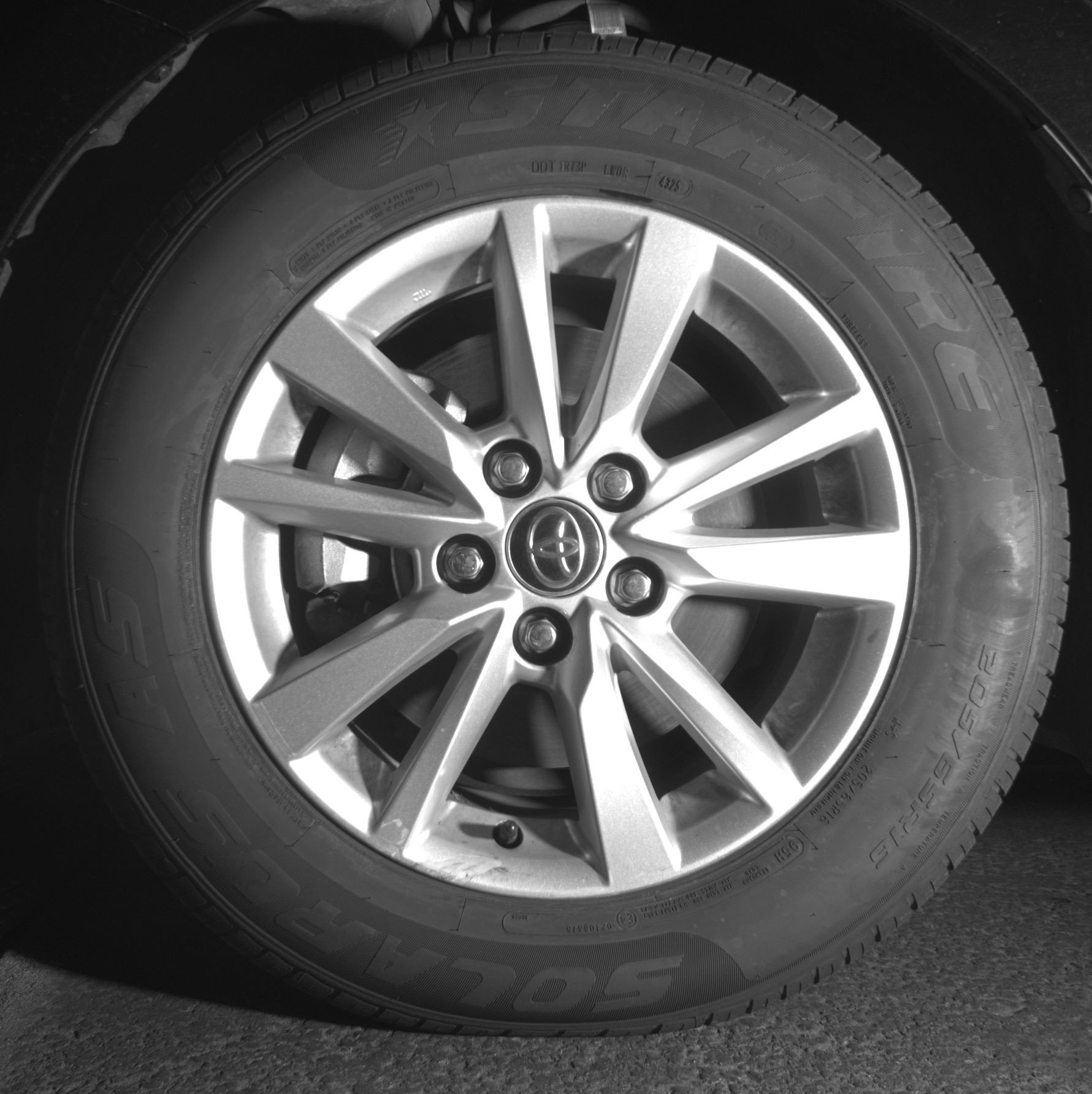 Used 2025 Toyota Camry LE FWD image 12