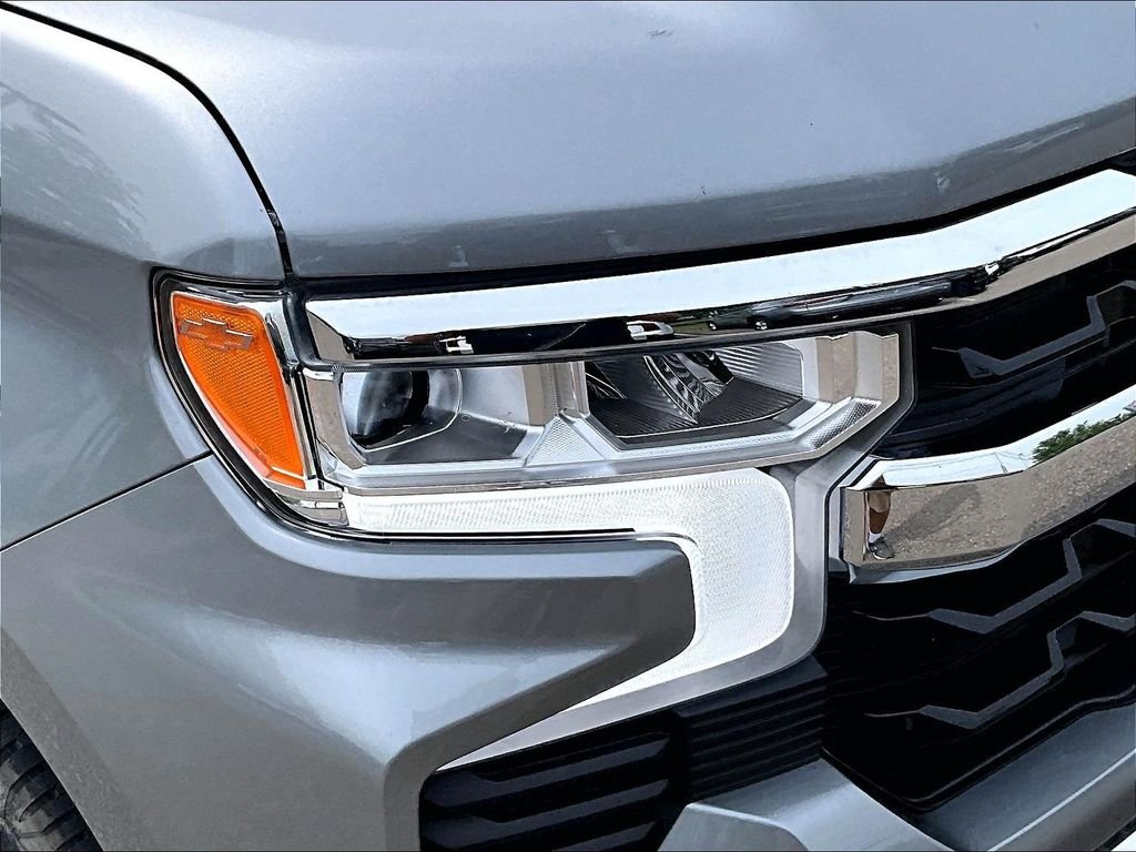 Used 2024 Chevrolet Silverado 1500 LT AWD/4WD image 32