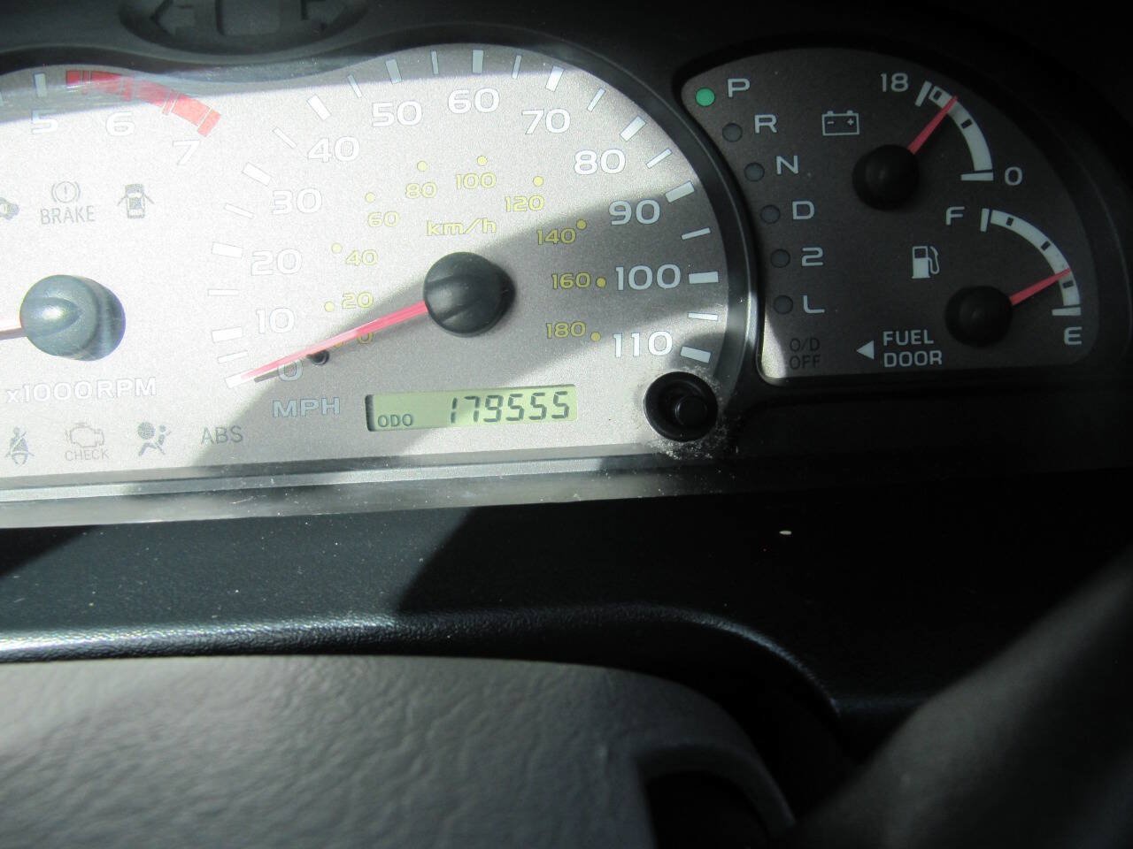 Used 2002 Toyota Sequoia SR5 AWD/4WD image 13
