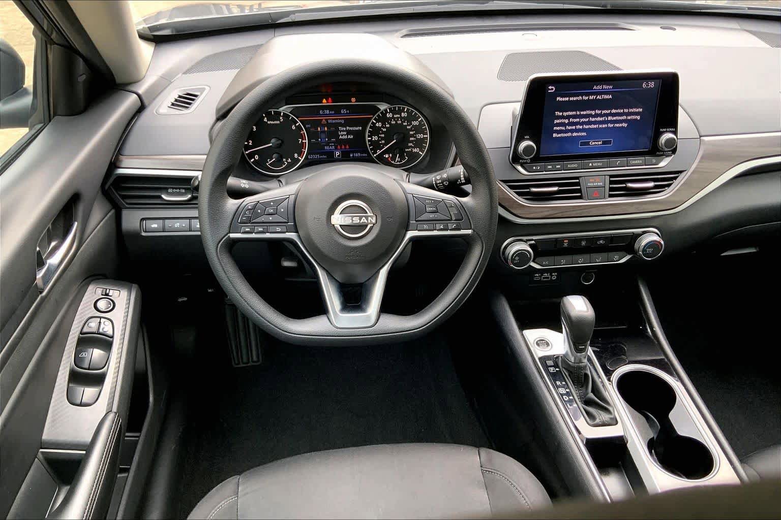 Used 2024 Nissan Altima 2.5 SV image 6