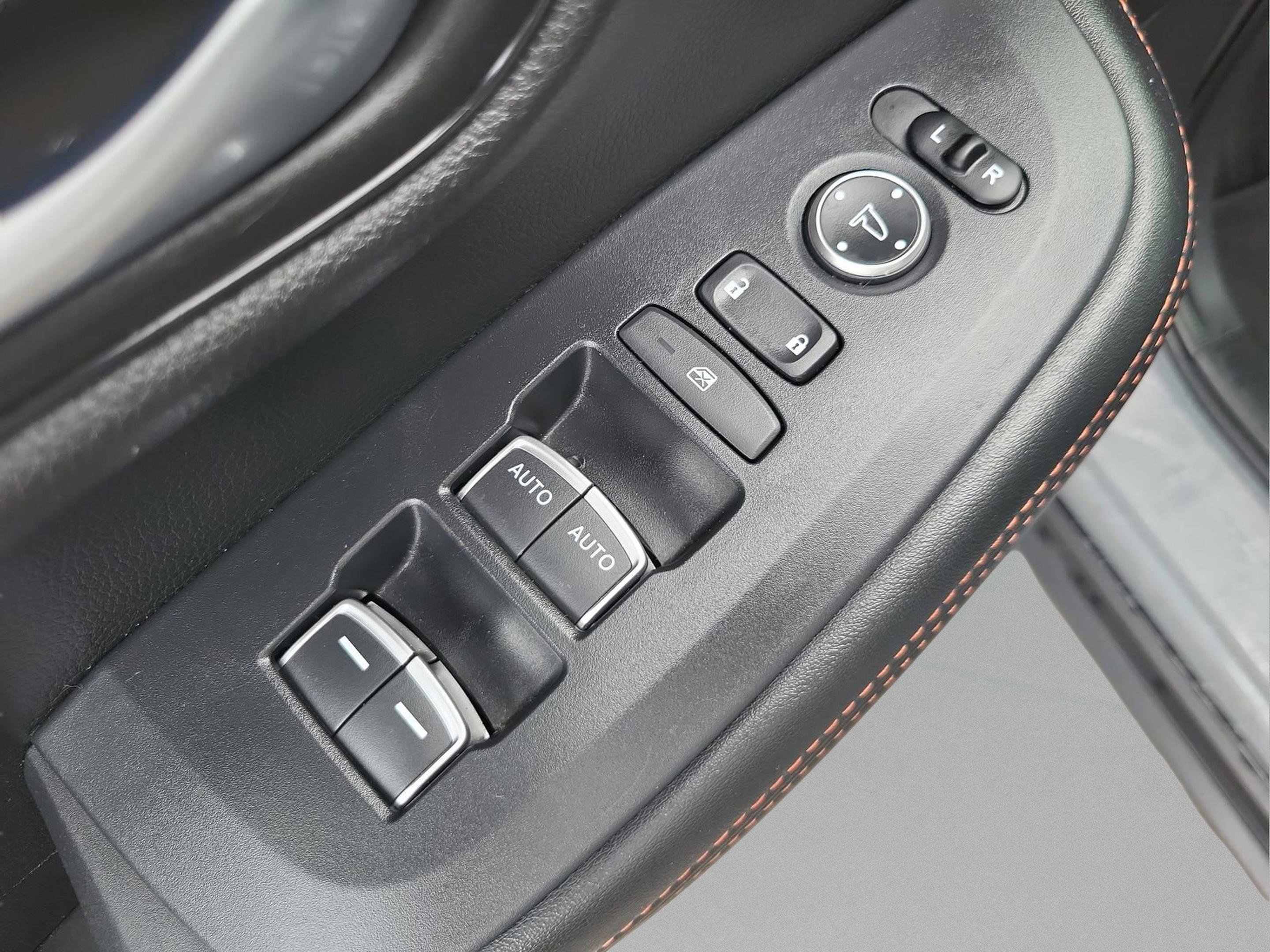 Certified 2025 Honda HR-V Sport image 16