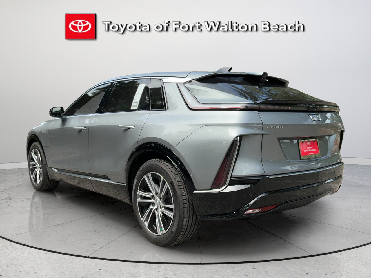 Used 2026 Cadillac Lyriq Premium Luxury RWD image 4