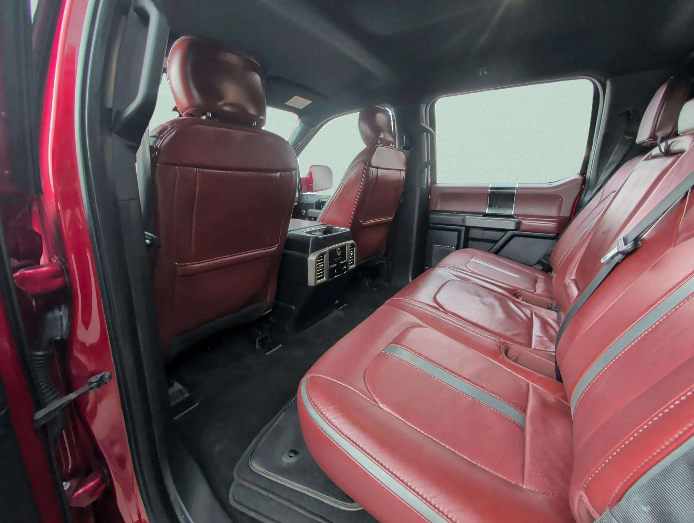 Used 2018 Ford F150 Platinum w/ Equipment Group 701A Luxury RWD image 34