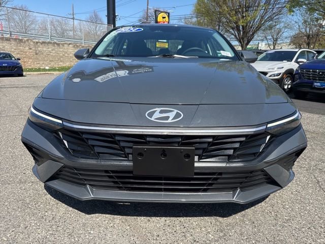 Certified 2024 Hyundai Elantra SEL image 2