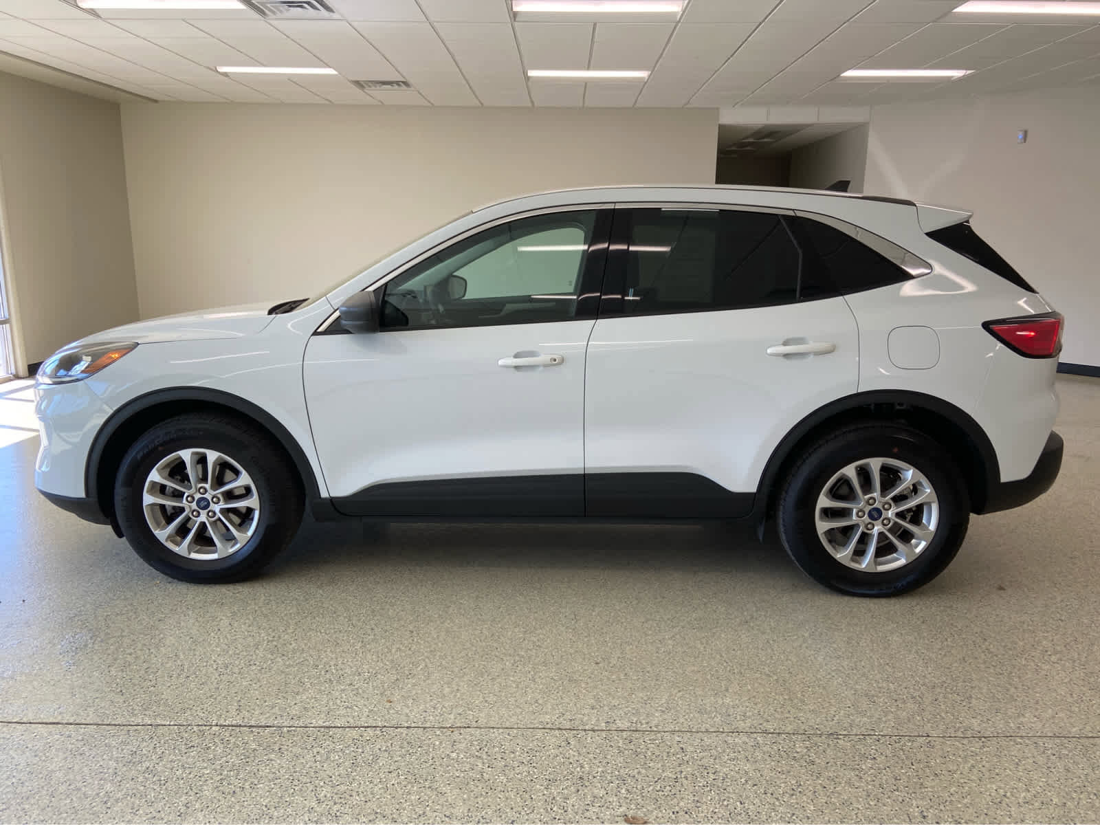 Used 2022 Ford Escape SE w/ Convenience Package image 12