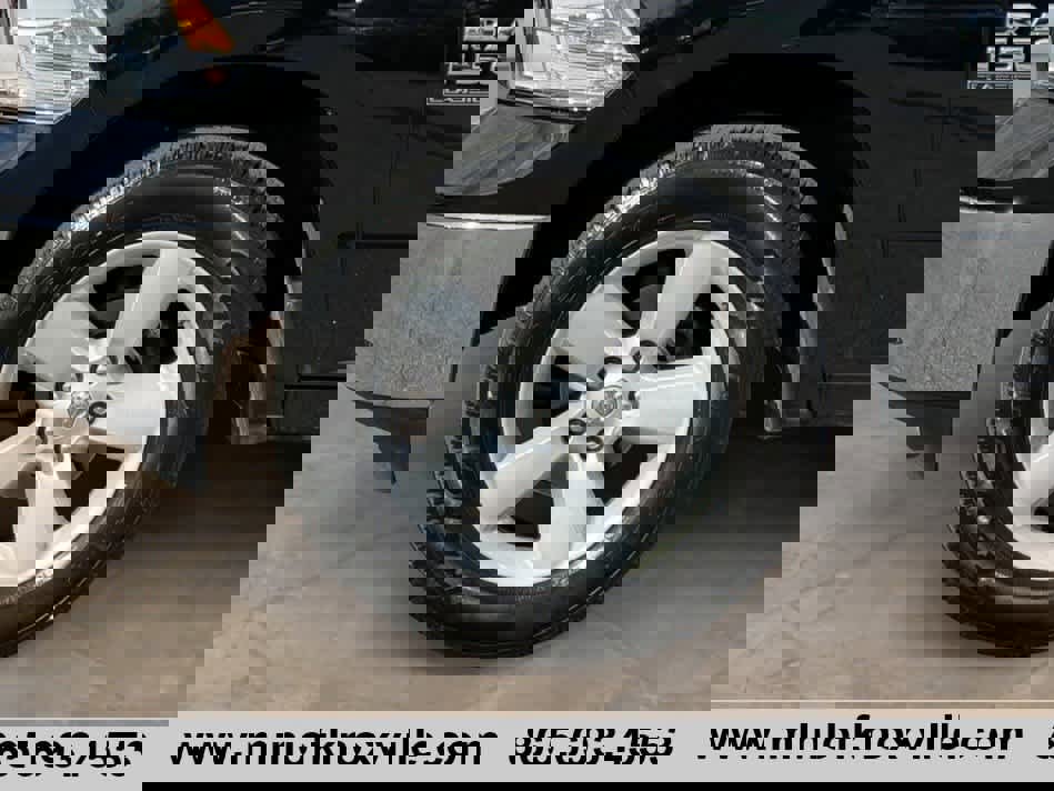 Used 2024 RAM 1500 Classic SLT image 9