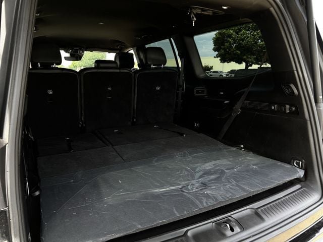 Used 2022 Jeep Wagoneer Series II AWD/4WD image 32