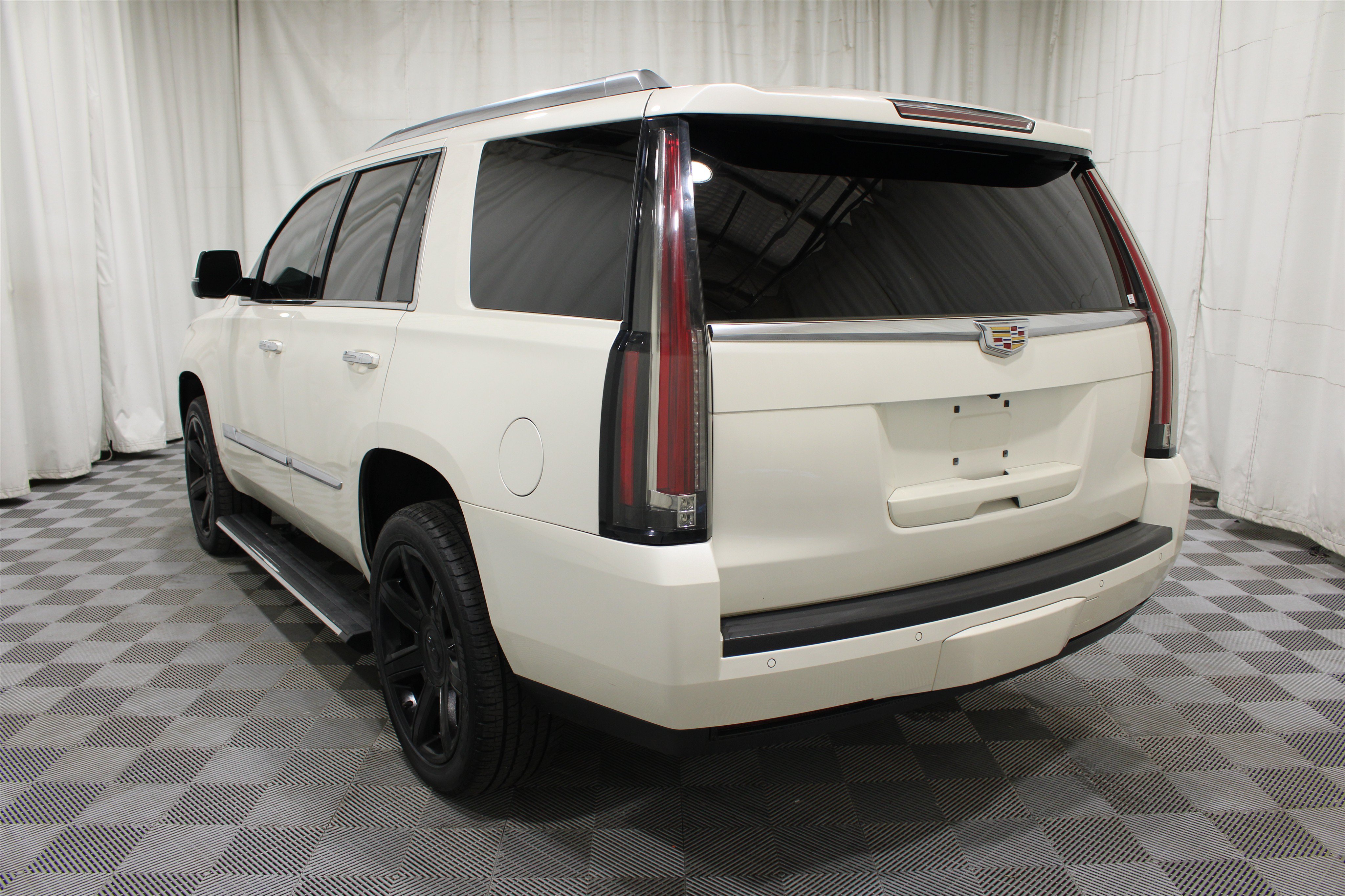 Used 2015 Cadillac Escalade Premium AWD/4WD image 37