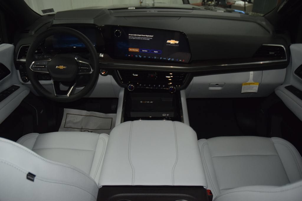New 2026 Chevrolet Suburban Premier AWD/4WD image 32