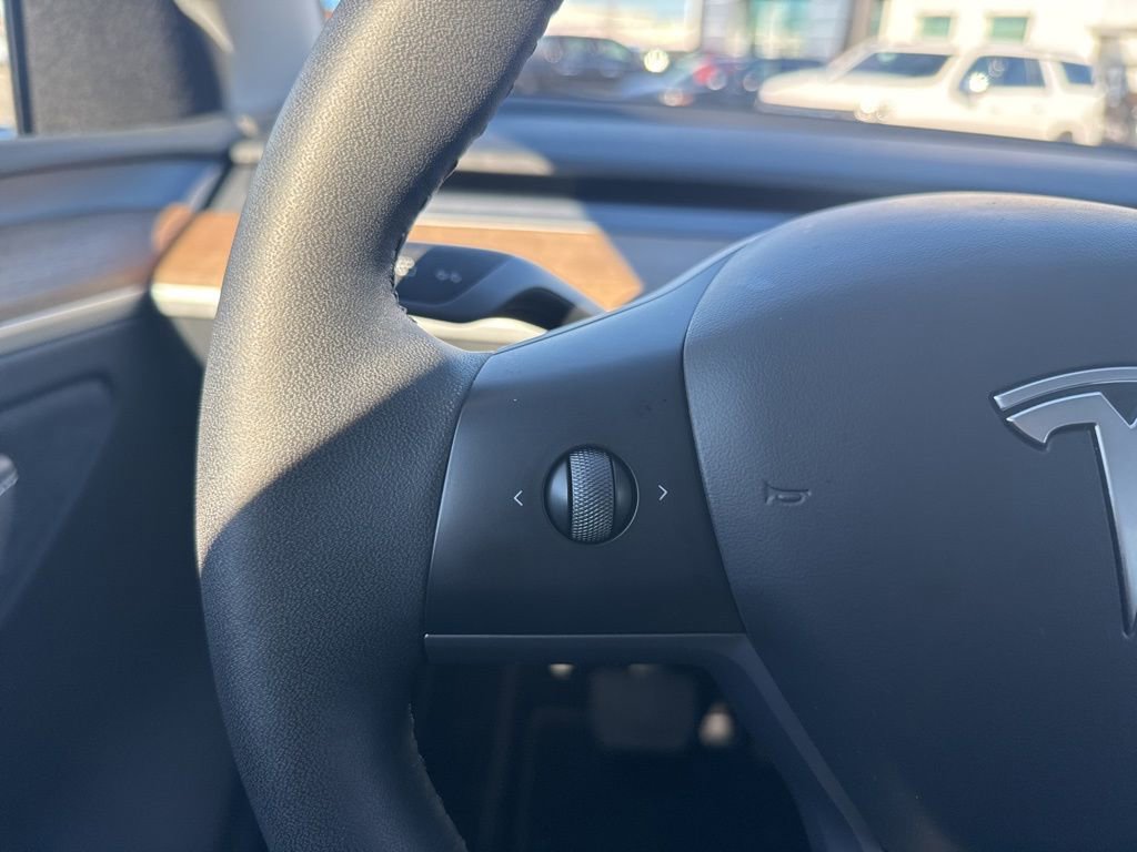 Used 2024 Tesla Model Y Long Range image 17