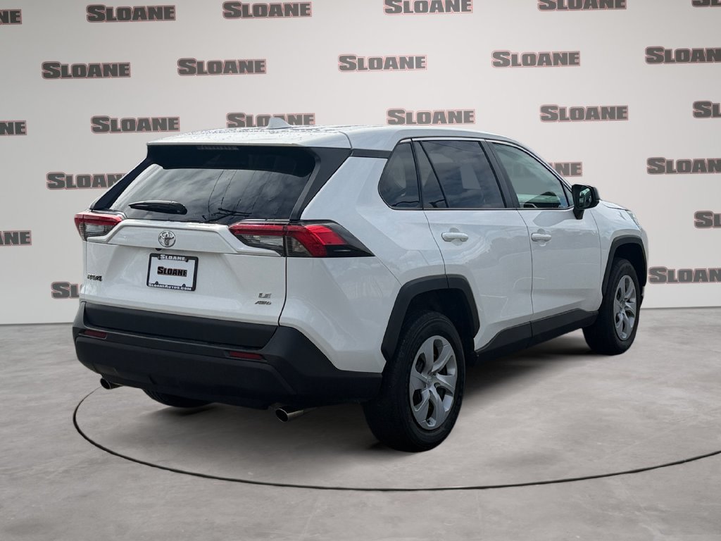 Used 2025 Toyota RAV4 LE AWD/4WD image 5