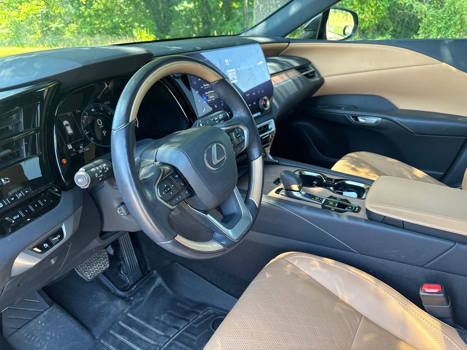 Used 2024 Lexus RX 350 Premium w/ Cold Area Package FWD image 16