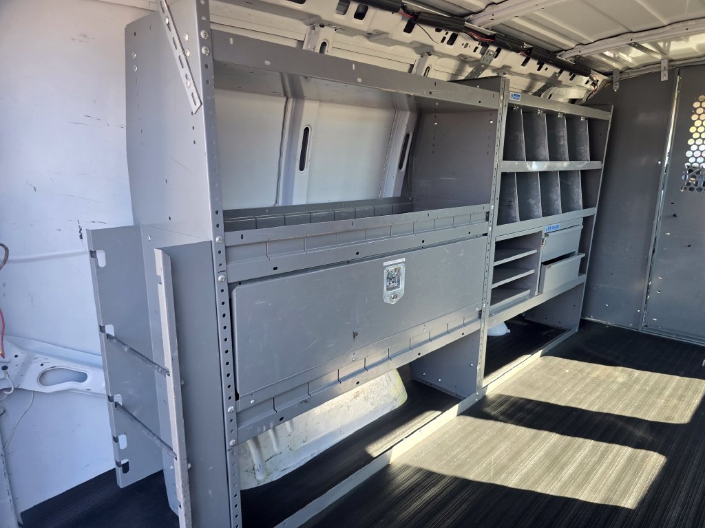 Used 2006 Chevrolet Express 2500 RWD image 13