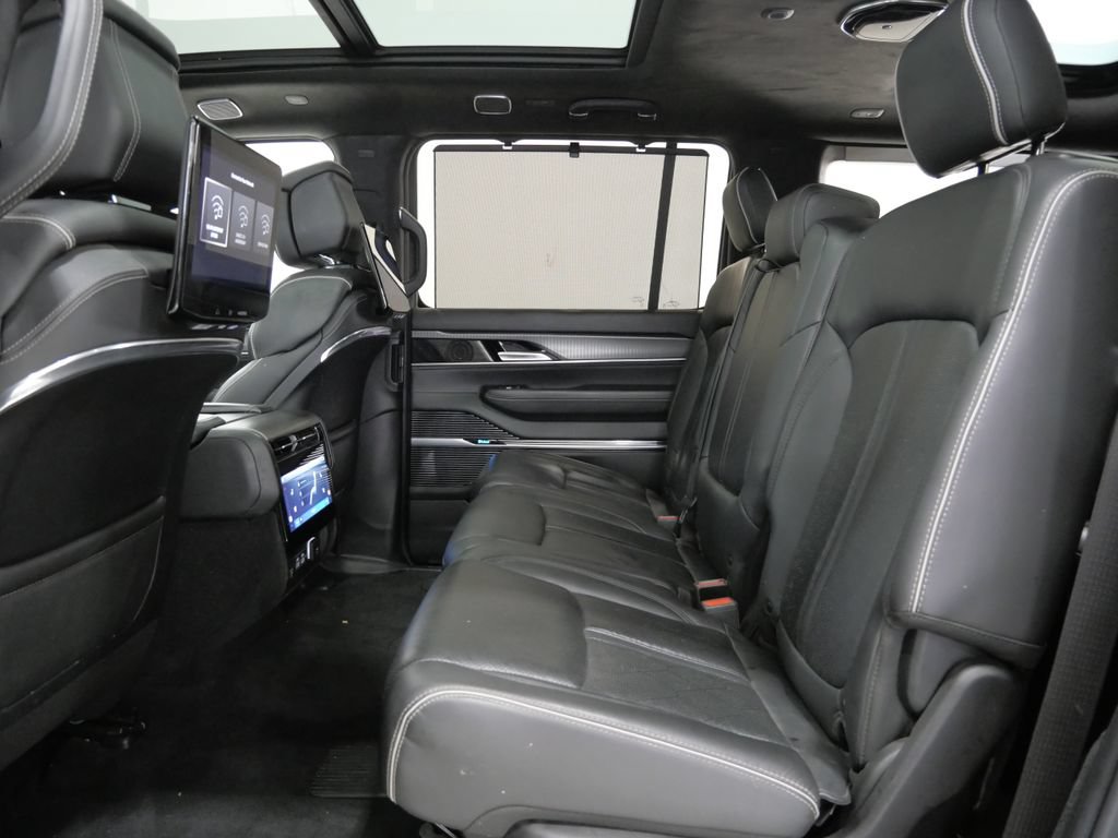 Used 2022 Jeep Grand Wagoneer Series II AWD/4WD image 22