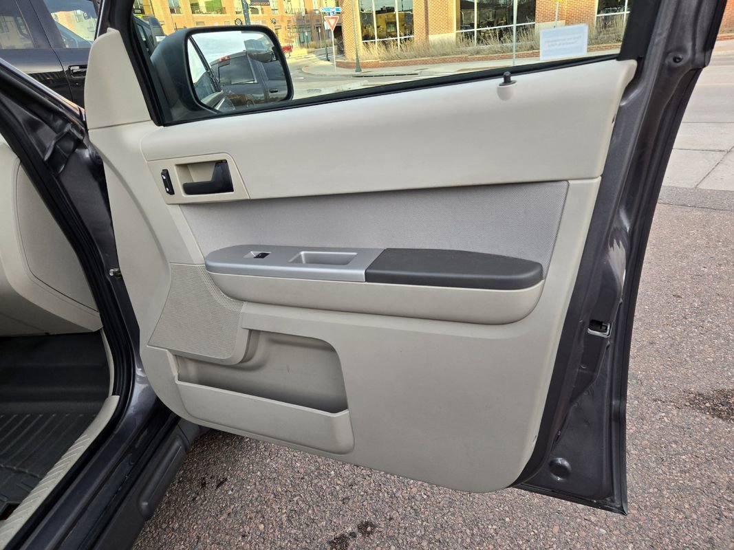 Used 2012 Ford Escape XLT AWD/4WD image 25