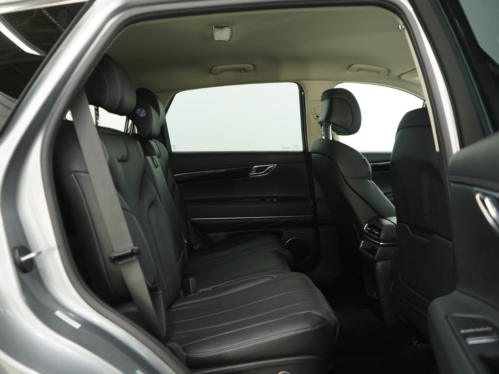 Used 2025 Genesis GV80 2.5T Standard AWD/4WD image 12