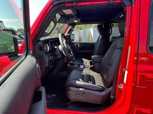 New 2025 Jeep Wrangler Unlimited Sahara AWD/4WD image 8
