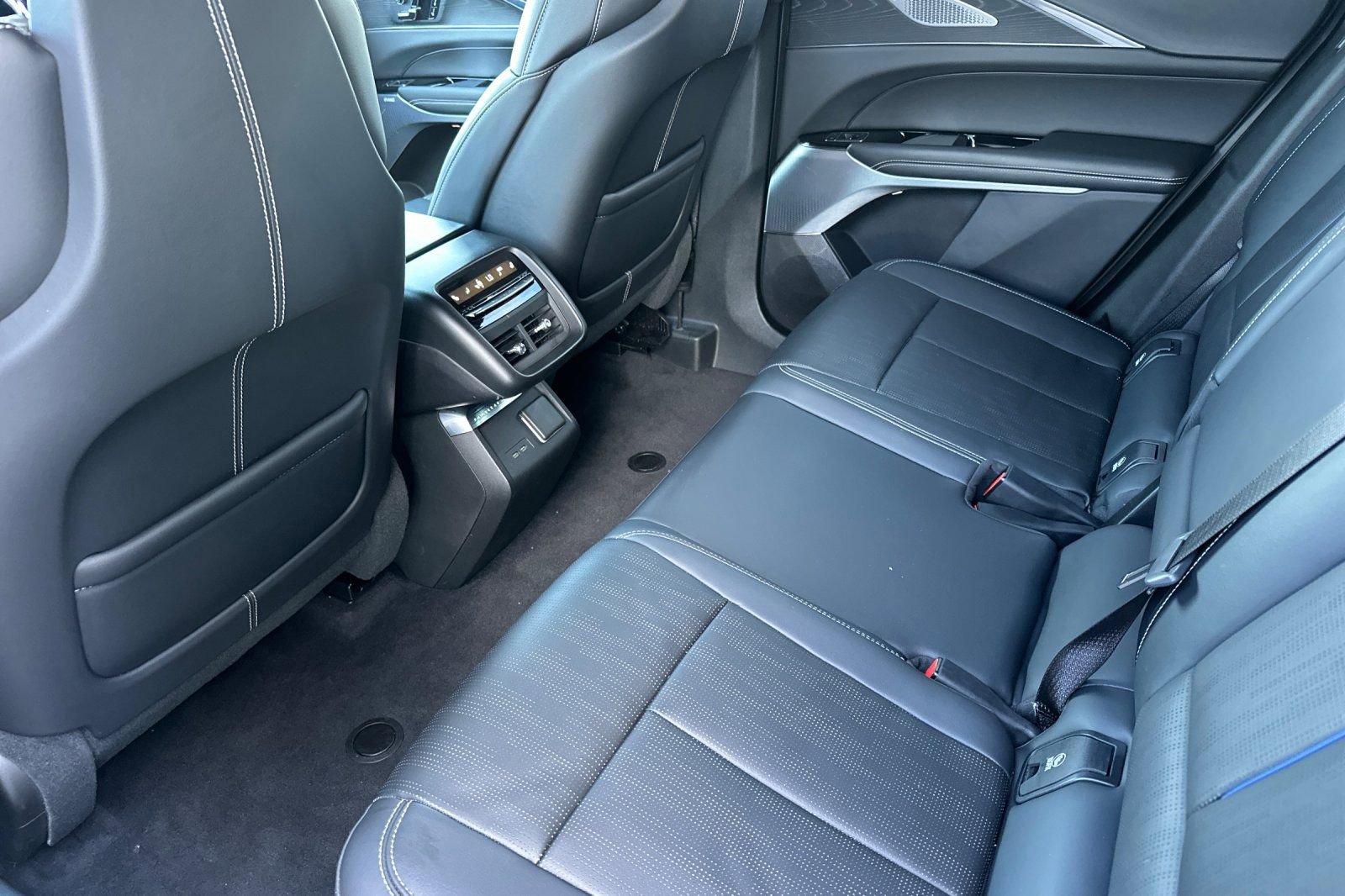 Certified 2024 Cadillac Lyriq Sport image 14