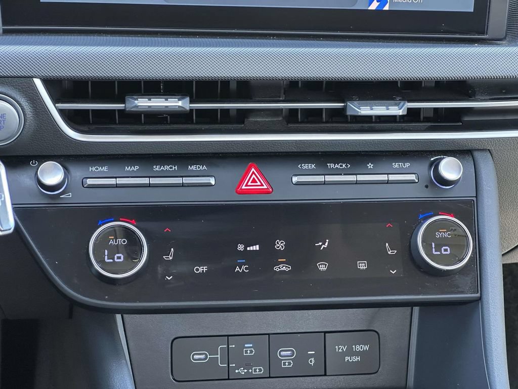 Certified 2024 Hyundai Sonata SEL w/ Convenience Package FWD image 20